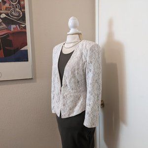 BCBG MAXAZRIA Women Ivory Floral Blazer Size XS front pocket and hidden button